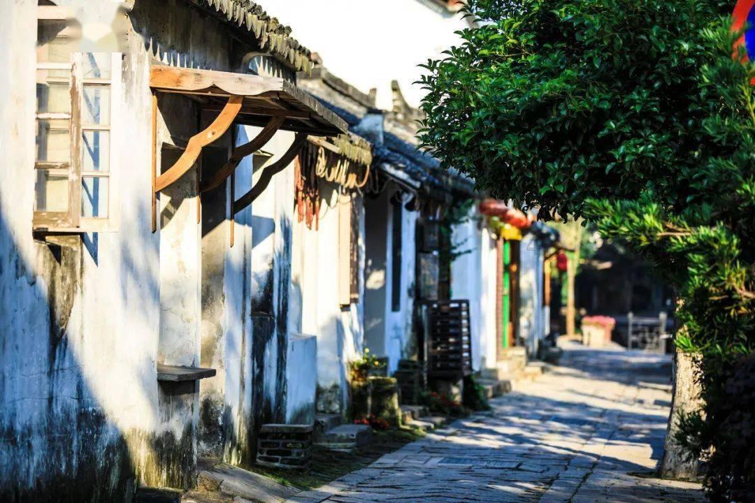 莱阳冯格庄街道北纬多少度啊